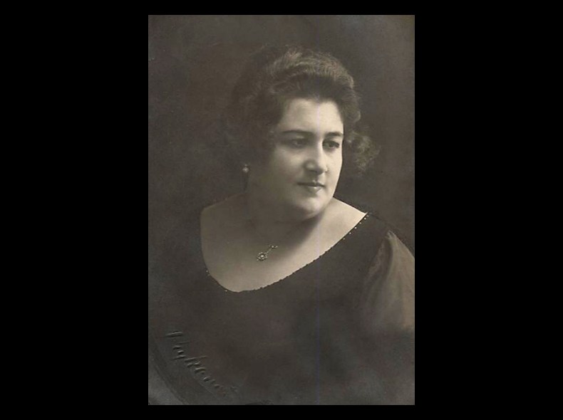 Eva's mother Ilona Vezer